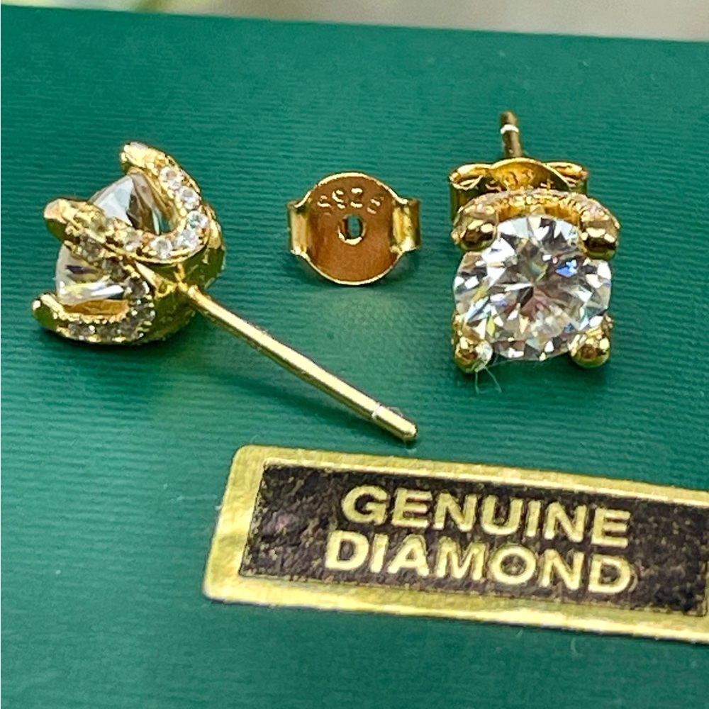 2.025CT Certifed Diamond Stud Earrings. 14k Plated white Gold on Silver 925 - Picture 4 of 4